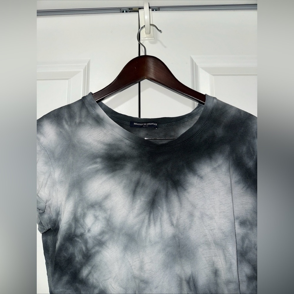 Brandy Melville Lightweight Soft Tie Die Shirt One Size - Picture 2 of 5